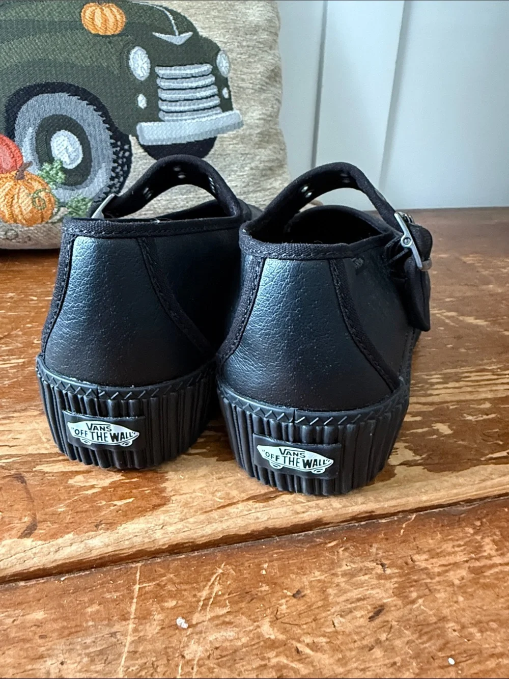 NWOT: Vans Mary Jane Platform Creepers black🖤 W9